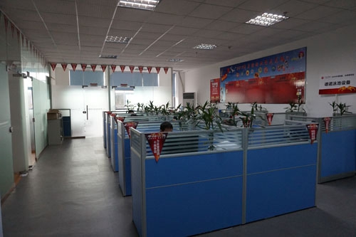 別墅<a class='keys' title='點(diǎn)擊查看關(guān)于整體泳池的相關(guān)信息' target='_blank'>整體泳池</a>工程